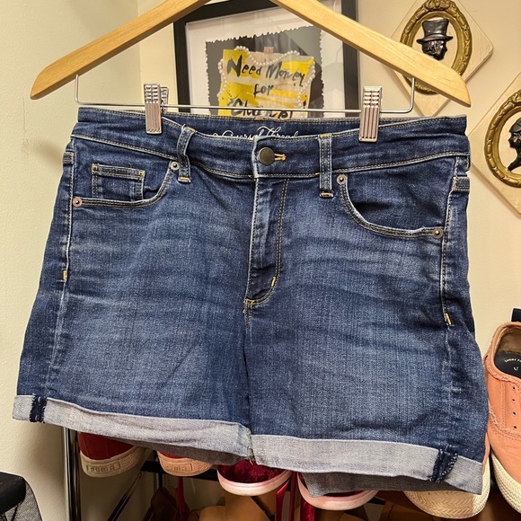 Universal Thread Denim Shorts- Size 8 - Picture 1 of 2